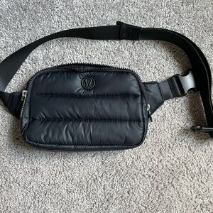 Lululemon Wunder Puff 2L belt bag